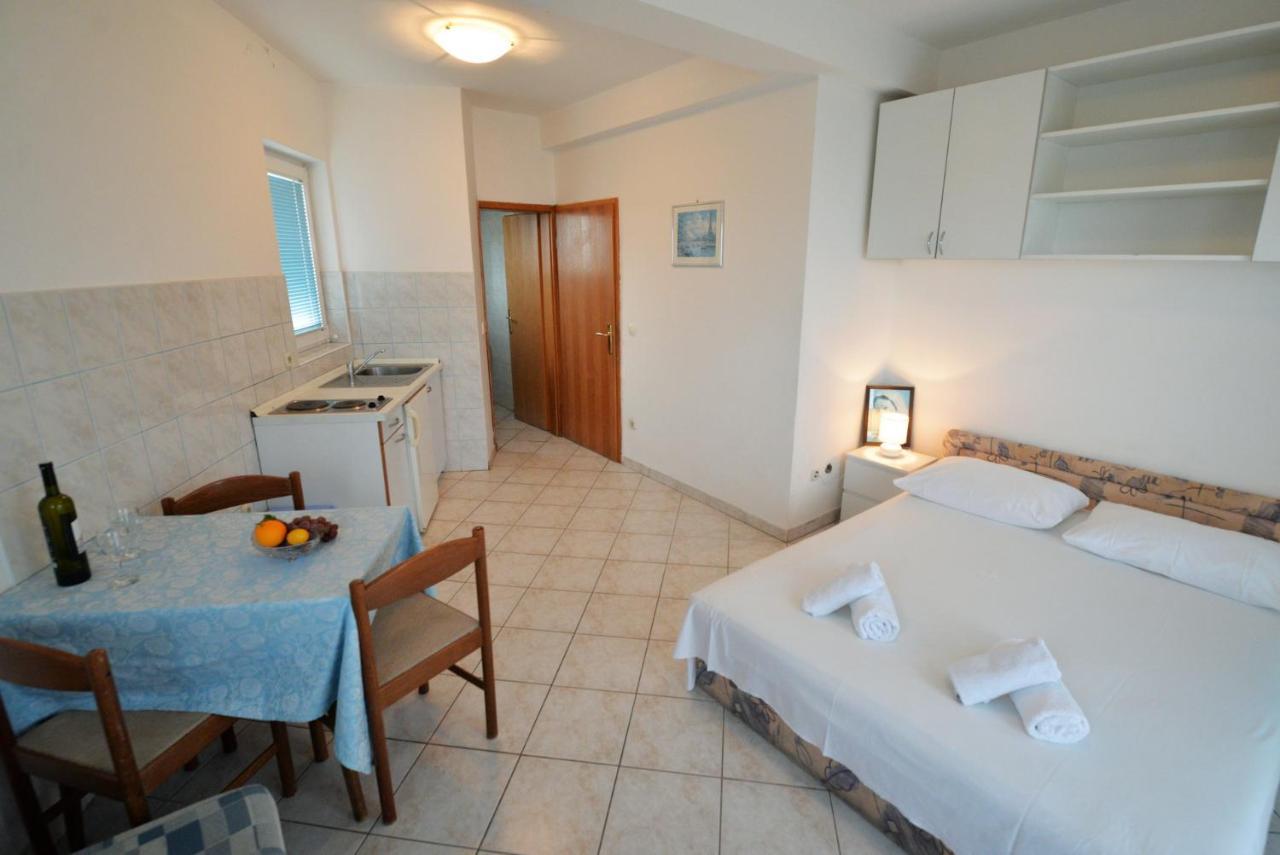 Apartman Mana, Murter Eksteriør billede