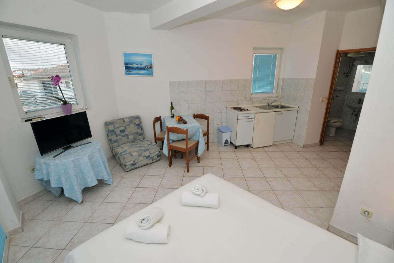 Apartman Mana, Murter Eksteriør billede